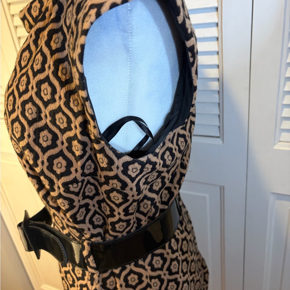 Nine West Black and Tan Geometric Midi Dress - Picture 5 of 8